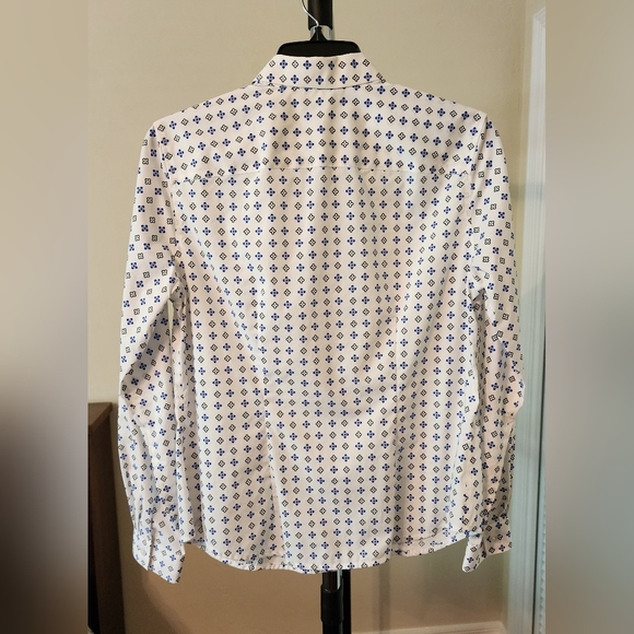 Jones New York Wrinkle Resistant Long Sleeve Button Down Shirt MPetite - Picture 2 of 2